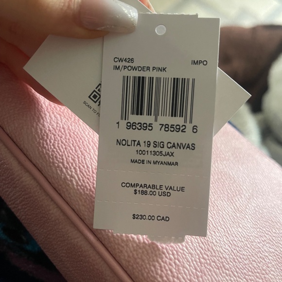 Nolita 19 In Signature Canvas - Picture 8 of 9